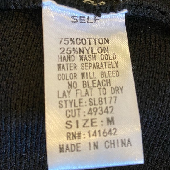 Impeccable Pig mini blk skirt,Flattering,like new - Picture 4 of 5